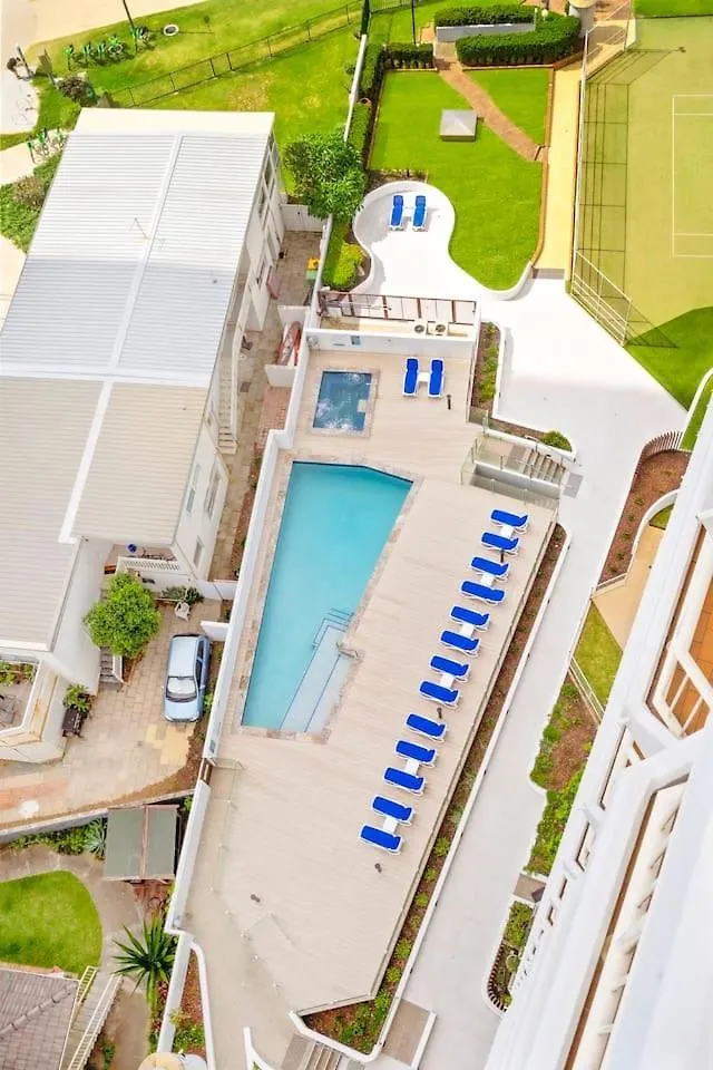 'Coastal Cool' Penthouse Paradise And Ocean Outlooks Guldkusten